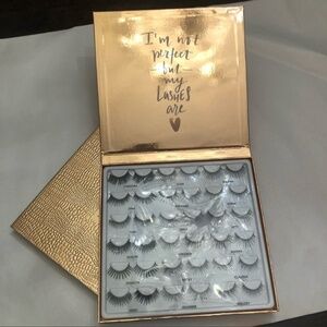 NEW Manna Kadar lash glossary 18 pairs false faux eyelashes set